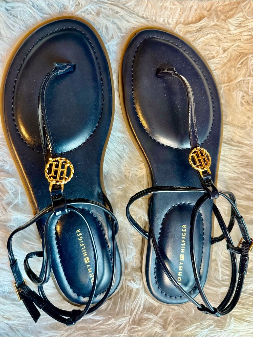 Tommy Hilfiger BLACK FLATS Sandals with Gold Logo Medallions NEW 8.5 med.